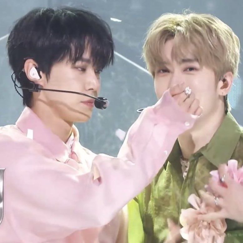 เฉลยเหอะว่าชีจีบพี่แจนก่อนอะ บอกคิดถึงก็บอกก่อน พูดถึงพี่แจนตลอดไม่ขาดปาก