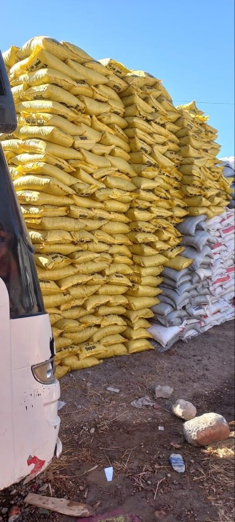 FBRSpokesperson's tweet photo. Collectorate of #CustomsEnforcement Quetta has seized smuggled goods worth Rs. 251.325 million in a successful intelligence-based operation conducted with the support of #LEAs and District Administration #Kalat.1/2 #AntiSmuggling
@PTVNewsOfficial
@IRSPakistan https://t.co/dKhBSUfc7Z