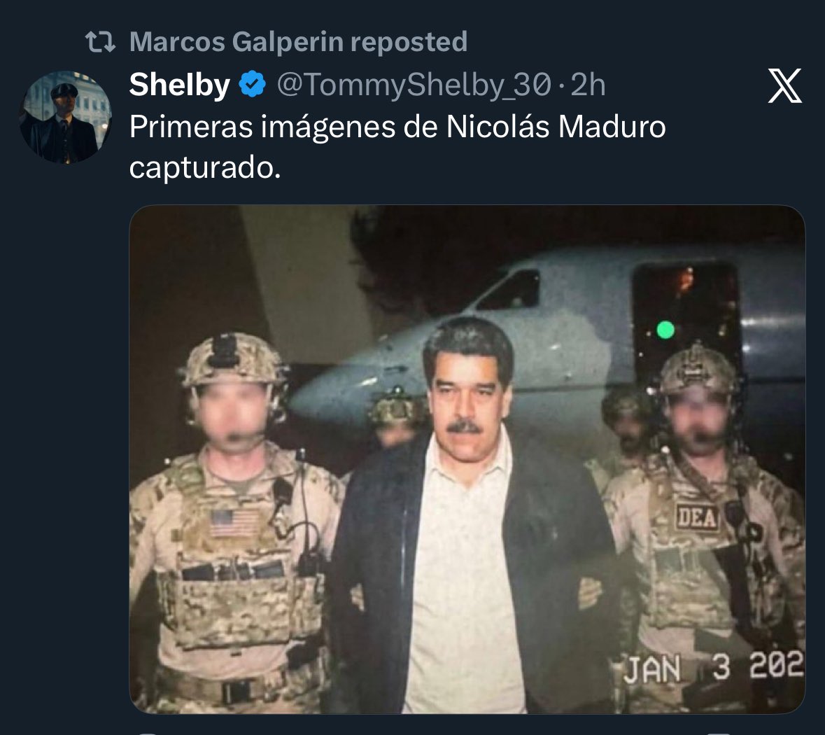 perezanalaura's tweet photo. Si algún día quieren entender cómo funciona el sesgo de confirmación miren este ejemplo 

Este señor, el  que hace RT de una foto a todas luces falsa, publicada por una cuenta con un nombre random que está basada en Argentina cegado por su deseo no ve lo que tiene adelante https://t.co/ELz7MoSpSL
