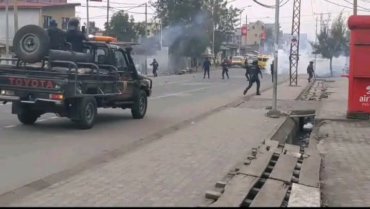 ReddyMoise's tweet photo. Goma souffre encore. Des vies brisées, une population abandonnée, pendant que le silence devient complice.

La RDC ne peut pas s’habituer à l’inacceptable.
Goma, nous te voyons. Le Congo doit agir. 🇨🇩

#Goma #RDC #JusticePourGoma #StopLaGuerre #PaixEnRDC https://t.co/qvEX04OwOj
