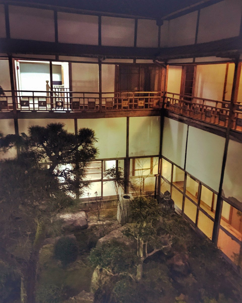 SRANKMAID's tweet photo. 萩の芳和荘に、もう一度泊まりたいと思っていましたが、現在は休業されていると知りました。
築100年を超える元遊郭の建物で、温和なご主人がお一人で切り盛りされていたのが印象に残っています。 https://t.co/IVDNyZW6PP