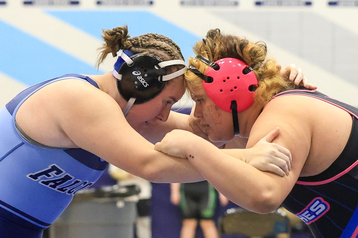 Pathfindar's tweet photo. I was at Perry Meridian High School for the girls wrestling sectional.  See images and read the story in the Indy Star.

#highschoolwrestling  #ihsaa  @IndyStarSports https://t.co/prgi9GDEri