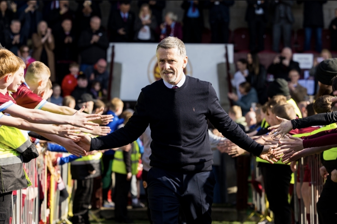 𝟑 𝐘𝐄𝐀𝐑𝐒 𝐎𝐅 𝐆𝐀𝐑𝐘 𝐍𝐀𝐘𝐒𝐌𝐈𝐓𝐇

Today marks three great years of Gary Naysmith being in charge of Stenhousemuir. Here's to many more! 🤞

⚔️