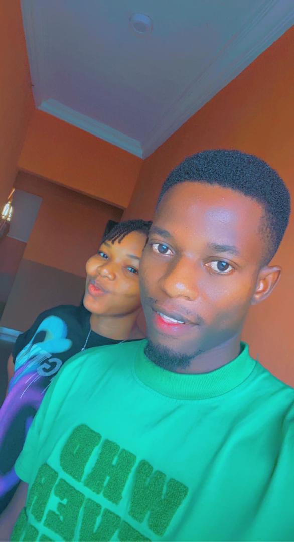 Does true love truly exist ? Or are we deceiving ourselves? And wasting our time? This is a love story between me and someone I wanted to marry. Walk with me 🧵