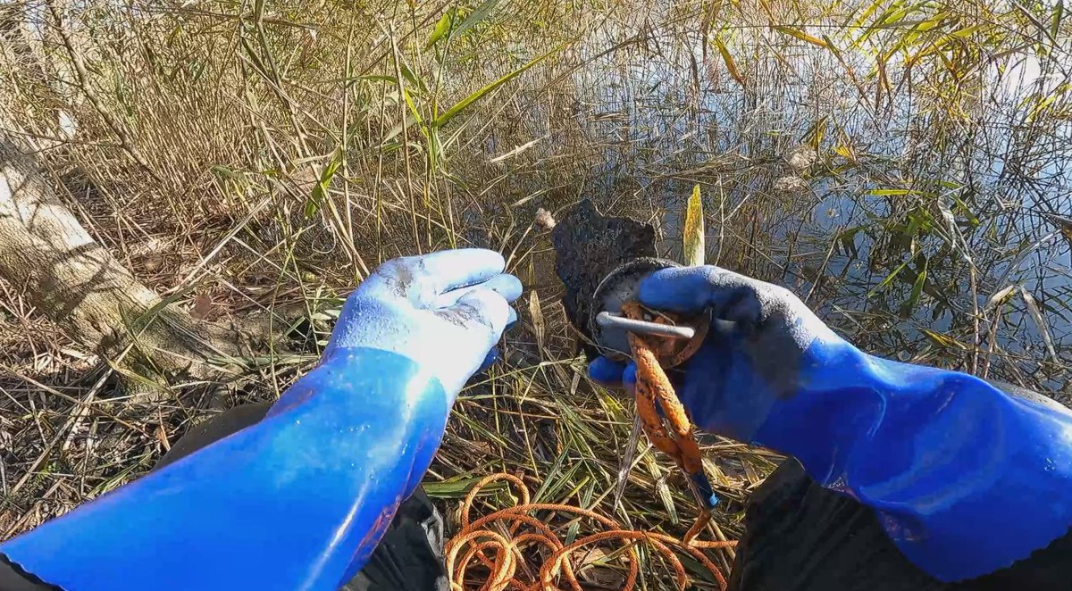 WalkingTrek's tweet photo. Incredibile ritrovamento durante una sessione di pesca magnetica, dove questa volta ho dovuto chiamare i chiamare i Carabinieri. #magnetfishing #magnet #fishing 

https://t.co/8mvcTAF4oC https://t.co/osEs4OAmwE