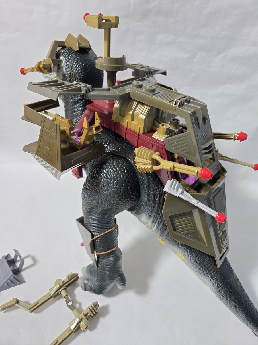 そしてお年始ビッグアイテム 武装恐竜ダイノスのティラノサウルスの