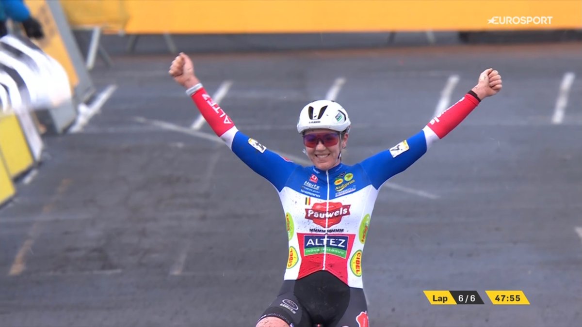 DansLaMusette's tweet image. Amandine Fouquenet remporte le Superprestige de Gullegem !

On ne peut pas mieux étrenner un nouveau maillot.