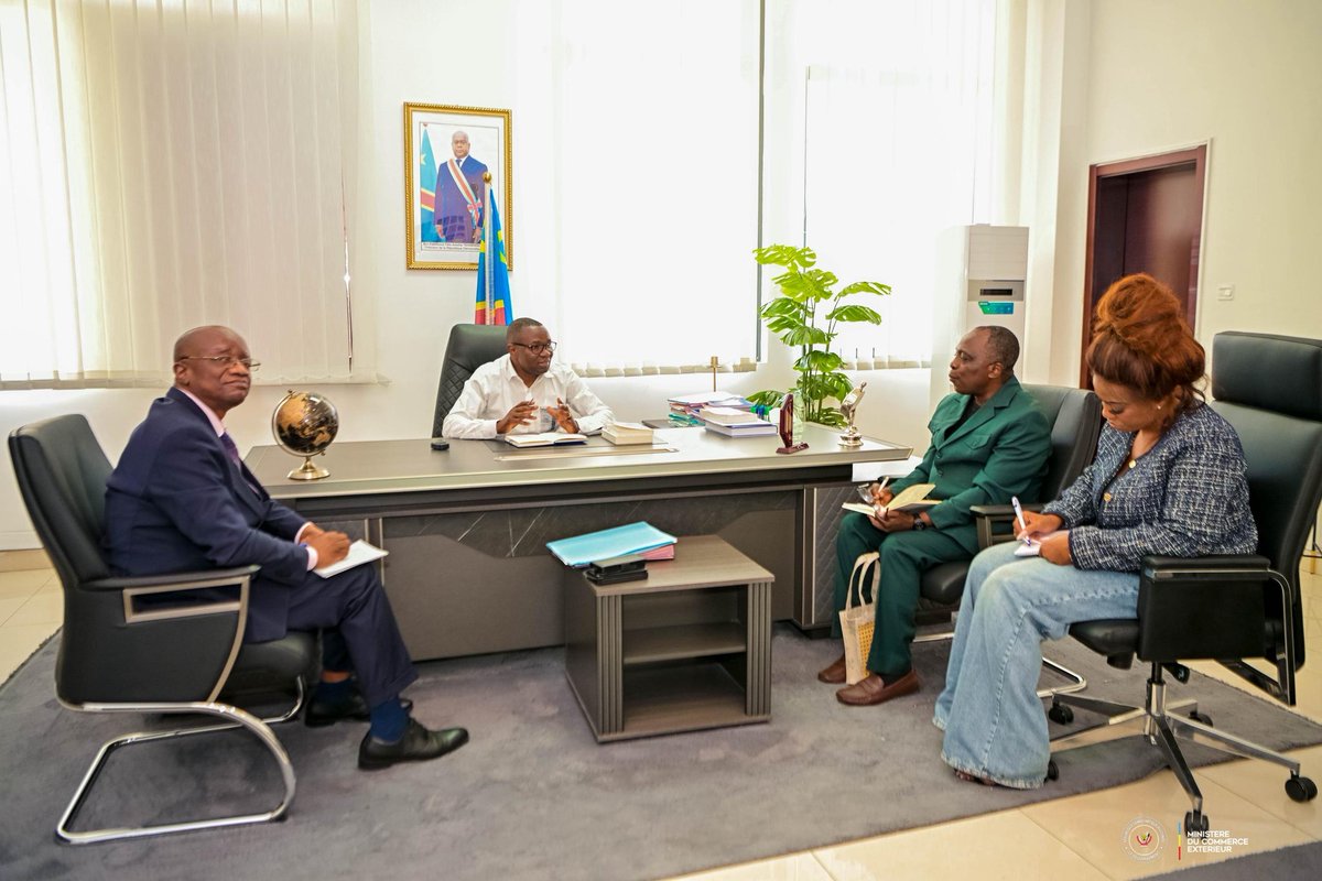 L'ANNÉE 2026 ET SES PRIORITÉS PARTAGÉES AU CABINET 

​Kinshasa, le 03 janvier 2026

​Ce samedi, après la première réunion du Conseil des ministres de l'année 2026 tenue ce vendredi 02 janvier, la 73ème du Gouvernement SUMINWA, et suite à la promulgation de la Loi de Finances 2026