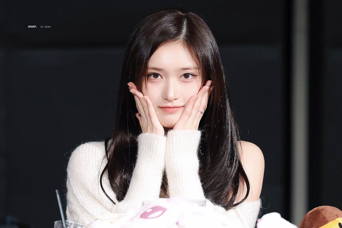 silky_ls's tweet photo. 251228 #IVE #아이브 #LEESEO #이서 #イソ @IVE_twt https://t.co/8ZdL9juKLi