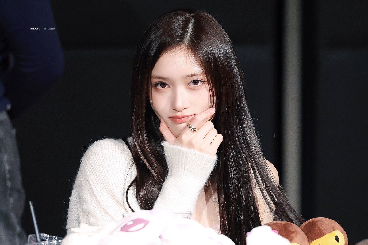 silky_ls's tweet photo. 251228 #IVE #아이브 #LEESEO #이서 #イソ @IVE_twt https://t.co/8ZdL9juKLi
