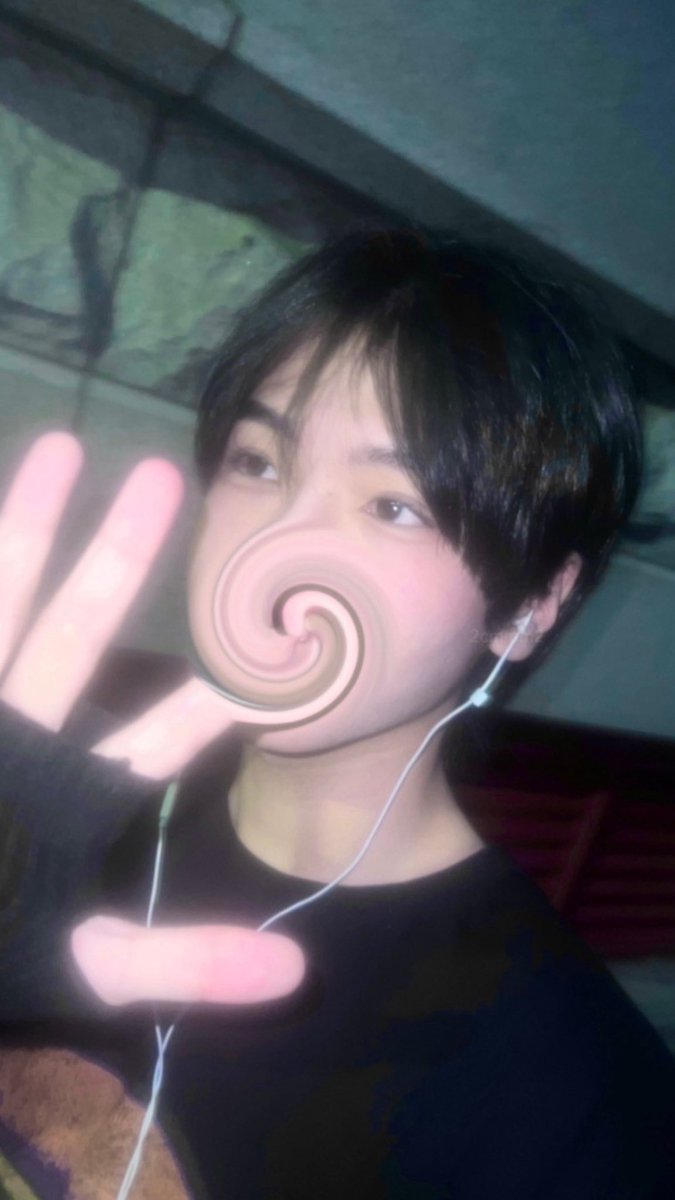 2cmmm2's tweet image. #제보 난 청명검짧머똥글뱅이 이거 너무 느좋이라 생각햇♥.꩜ 

#idntt #아이덴티티 #이청명 #leecheongmyeong