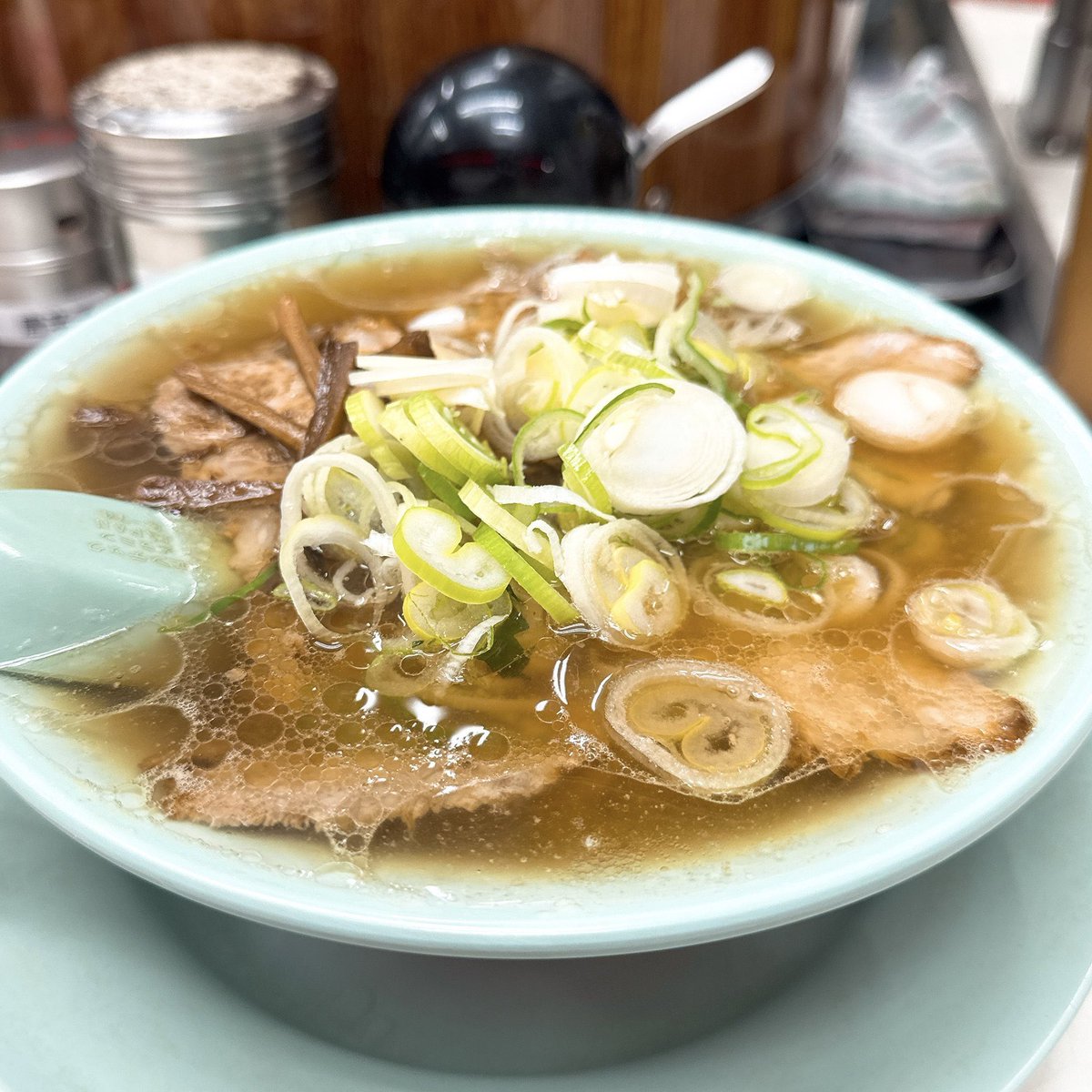 ore_meshi29's tweet image. コスパ最高の"ちゃん系ラーメン"まとめ！店舗が徐々に増えてる…保存推奨。
-
・神田 ちえちゃんラーメン★原点
・新宿 えっちゃんラーメン
・田町 えっちゃんラーメン
・池袋 ひろちゃんラーメン！
・浅草 生田庵
・高円寺 ともちんラーメン
・新橋 はるちゃんラーメン
・下北沢 なおちゃんラーメン…