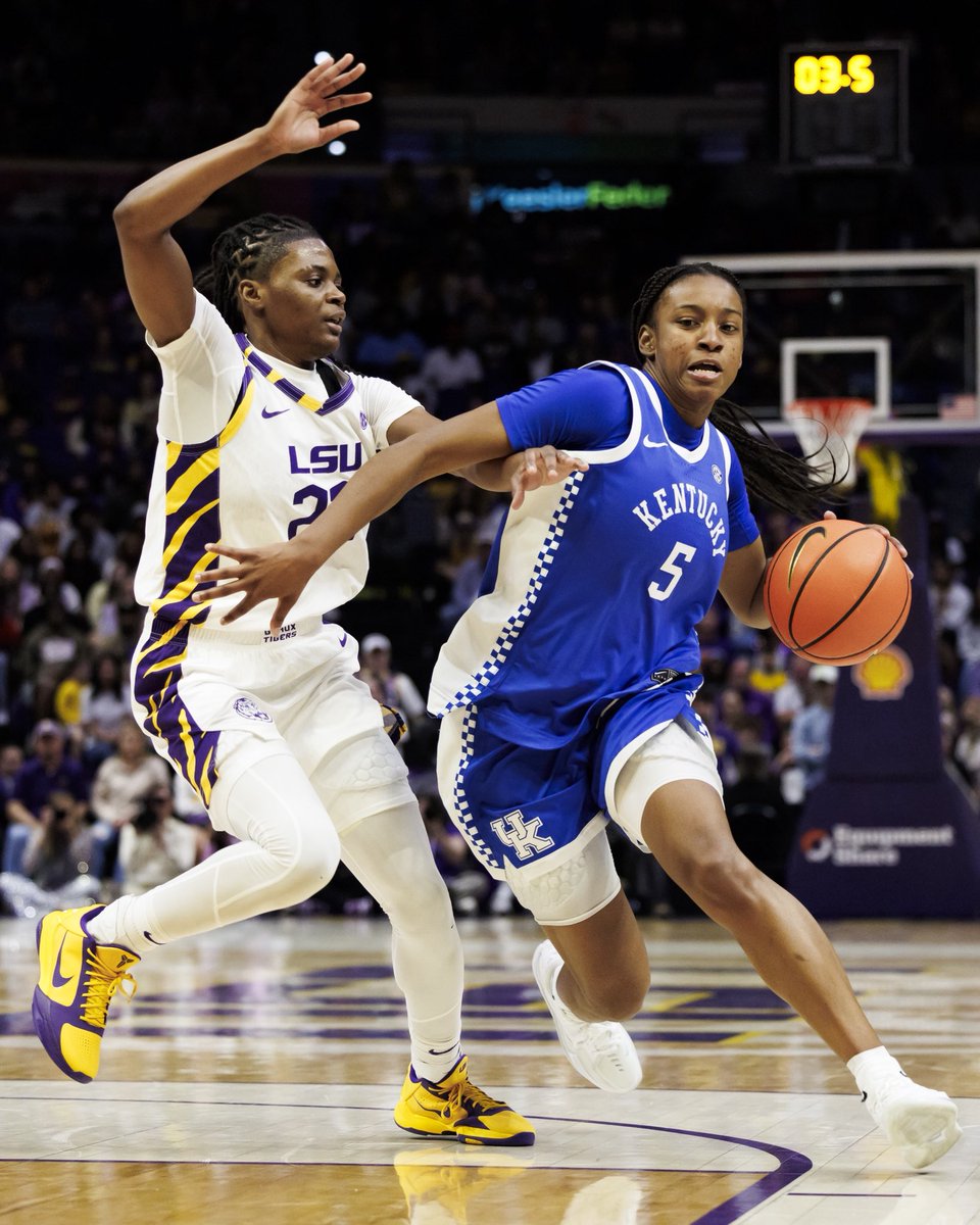 KentuckyWBB's tweet image. Bring her own shoes? Going well I’d say. 🤝