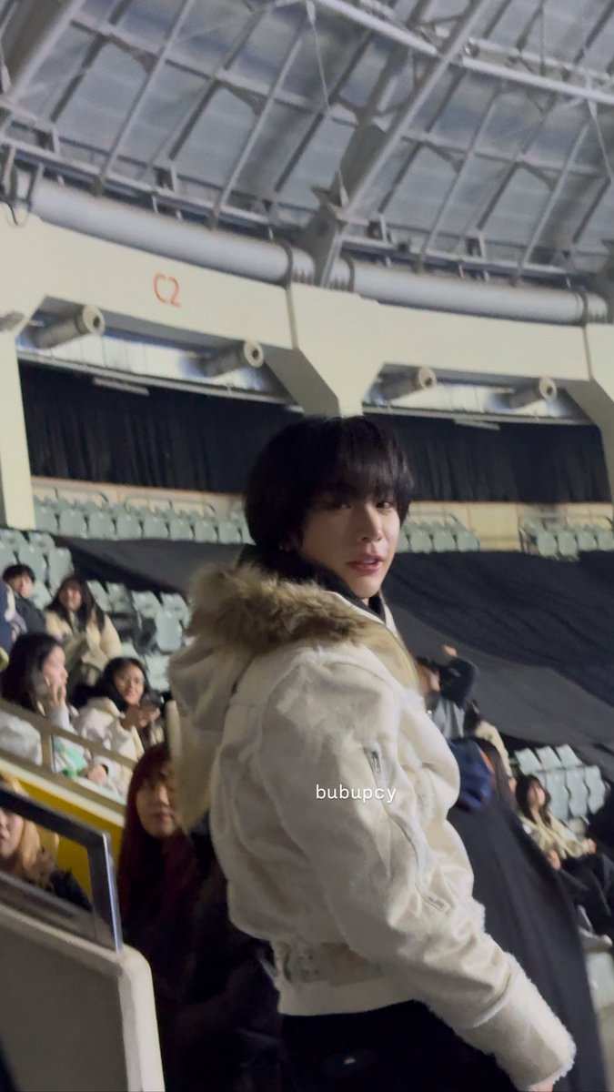 bubupcy's tweet photo. Okay, I got a goodbye session with Hanseo and Jinho, but again, I didn’t see Doyoon earlier. I only noticed him when I was in the subway reviewing my videos. 😭 VIP gang was also there pala kasunod ni Doyoon. 🥹 https://t.co/m8HFPBKe9h