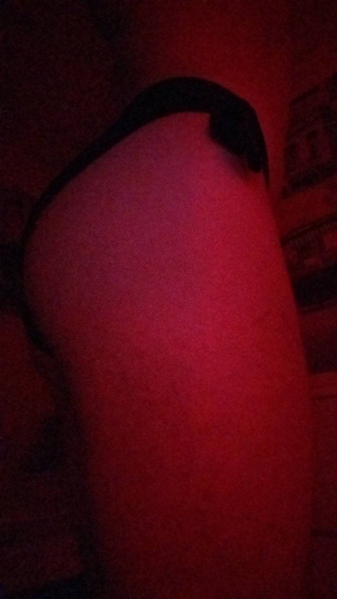 kwit_0's tweet photo. Hewwo :3 #femboy #thighs #femboytwt
#nsfwtwt https://t.co/bs0pHzR9Qn