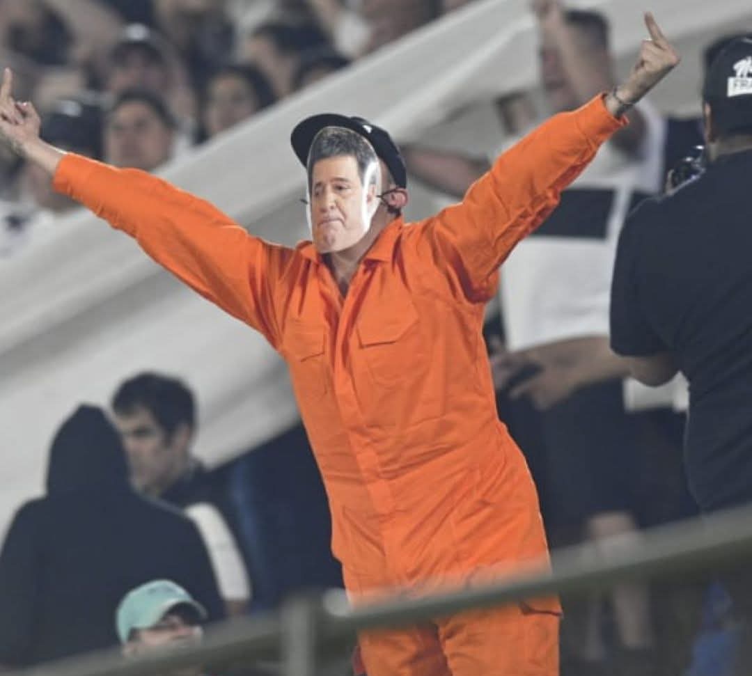 Saben que significa esto? Que la reelección en Paraguay nunca va a ser posible 😂 
_
Es increíble como Chanti Peña se bajó los pantalones y lo cogido que fue Paraguay en estos últimos tiempos para cumplir con los caprichos del borrachín
_
Pero la justicia existe