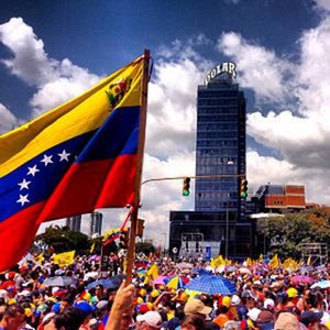 Veintiséis años de injusticia, corrupción, violencia, migración forzada, impunidad. 

Hoy honramos a los venezolanos presos injustamente y a quienes fueron asesinados por pensar diferente.

El chavismo quedará en la historia como el lado oscuro de Venezuela.

#Venezuela