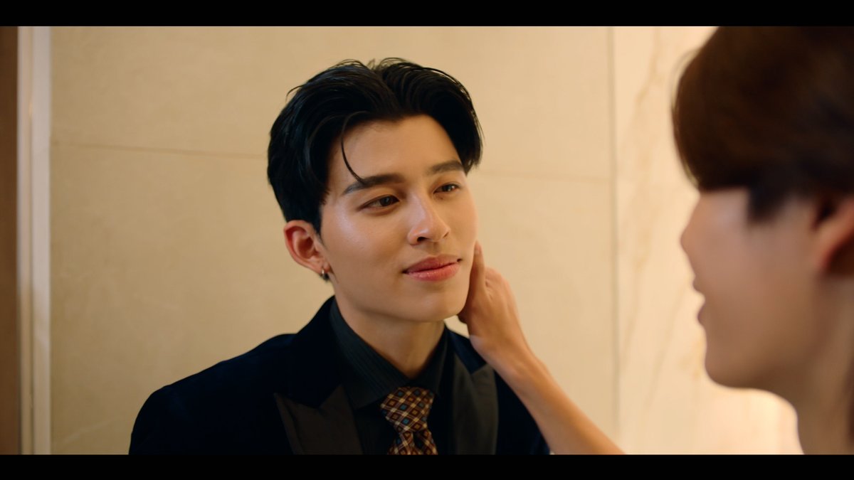 GMMTV's tweet image. คำแนะนำการเลี้ยงม๋าเด็กโกลเด้น บ๊อกแบ๊ก 🐶
- ให้ความรักอย่างสม่ำเสมอ
- สัมผัสเบา ๆ ด้วยความรักอย่างต่ำ 'ทุกวัน'
- เอาให้ติดใจ รักเจ้าของแค่คนเดียว
- ถ้าทนลูกอ้อนไม่ได้ก็ให้บอกรักวันละ 3 เวลา
#MeAndTheeSeriesEP8
@ppnaravit @phuwintang