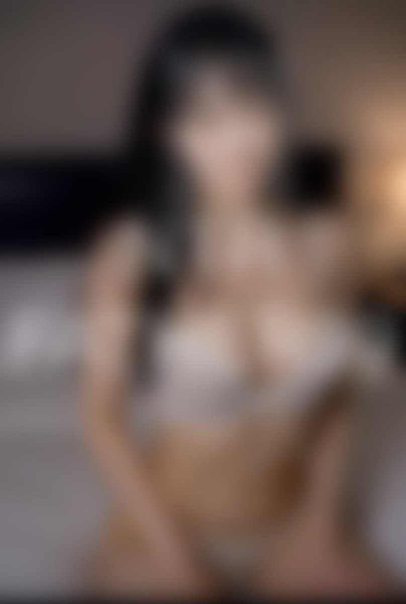 もうすぐフォロワー10000人です。

達成したら結婚前にホテルで撮らせてもらった下着姿公開します。