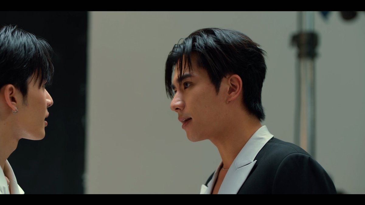 GMMTV's tweet photo. ตะวันทำอะไร!!!!!!!!!!!!
#MeAndTheeSeriesEP8
@phuwintang @perthppe @Ppsanta https://t.co/Vmc0CTTwJC