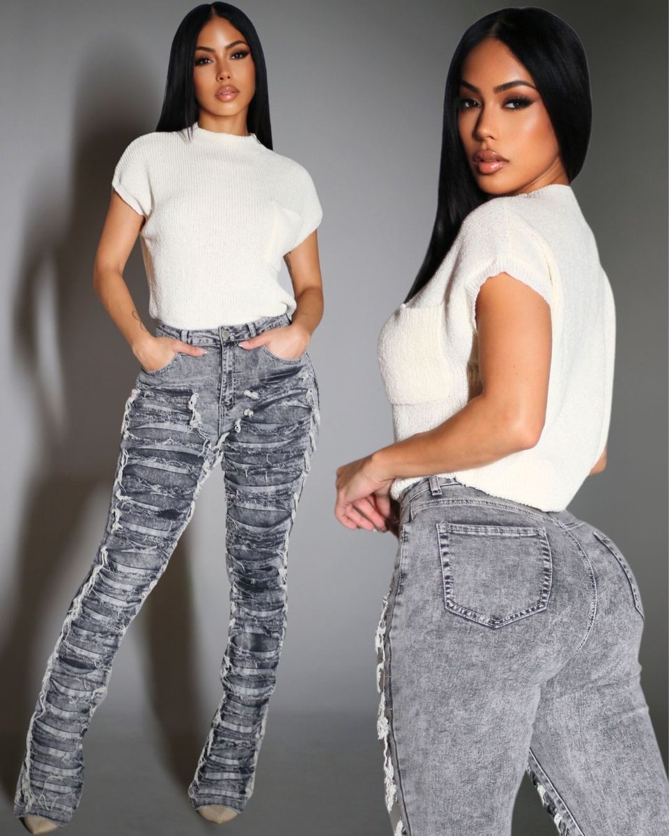 Street Style, Cozy Chic… Made For Brunch Dates, Holiday Moments &amp; City Nights 😌
We’ve Got The Perfect Look For Every Occasion ✨ #ModaXpress Is Waiting For You 🔥

🔎"Mock Neck Short Sleeve Sweater"
🔎"High Waist Ultra Distressed Stacked Leg Jeans"

➡️ modaxpressonline.com
