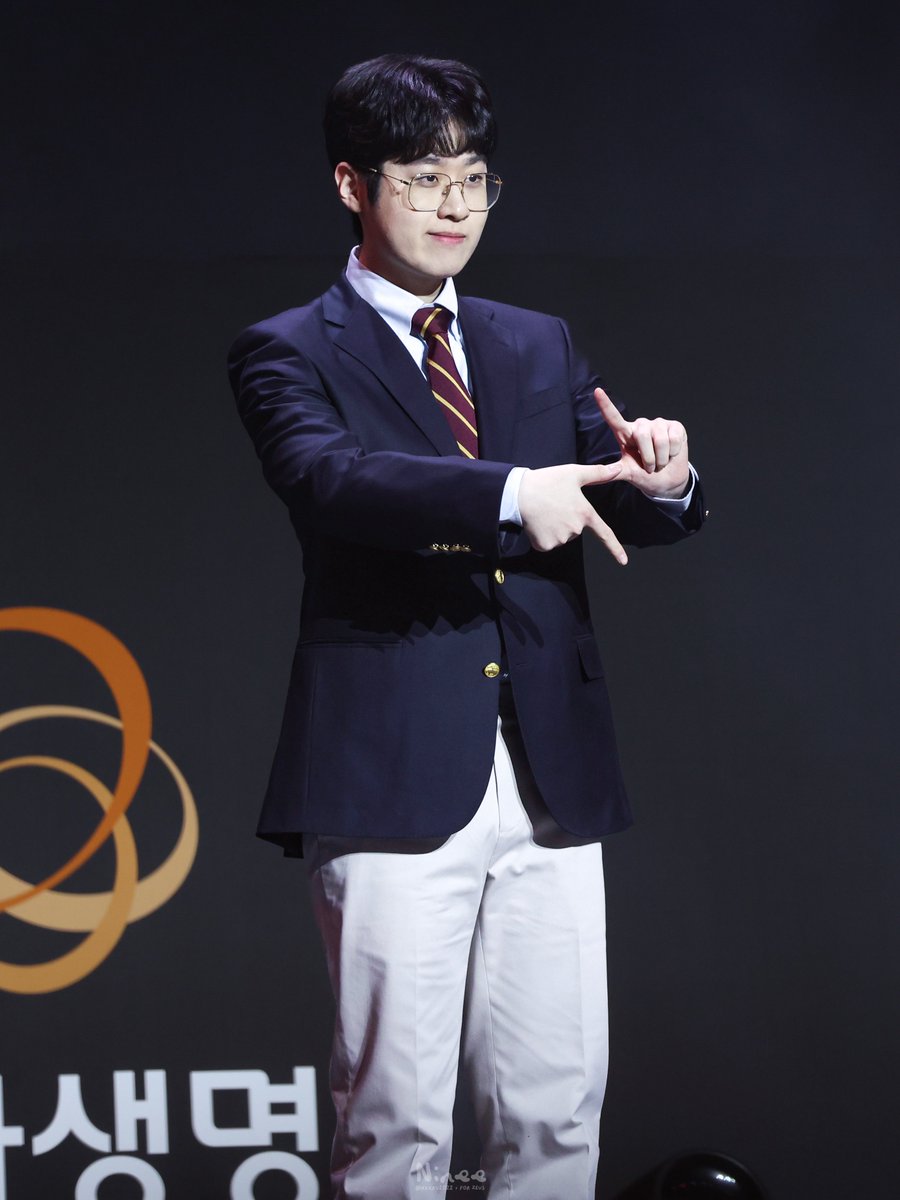 rrrru2022's tweet image. 260103 FanFest

⚡️

#HLE #ZEUS