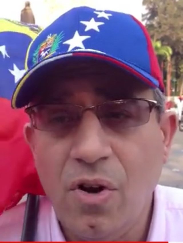 dosinaga2's tweet photo. @CarlosMaslaton No nos olvidemos que fuiste al funeral de Chavez https://t.co/MFKVI1Nx41
