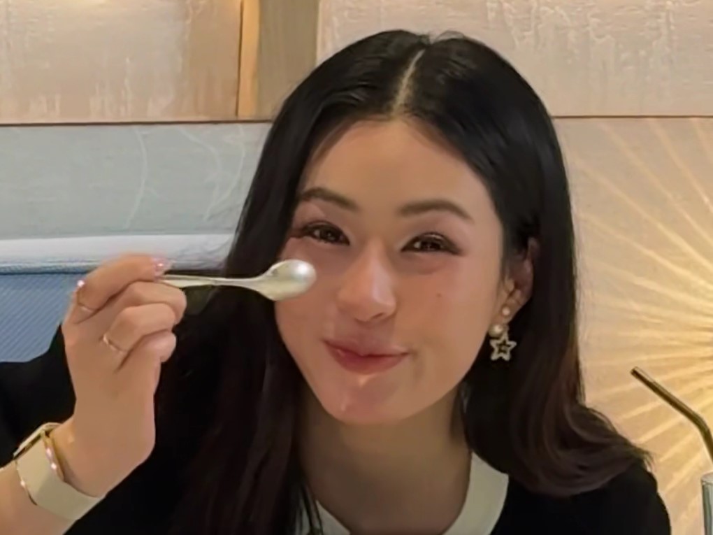 귀엽게생긴거알고잇엇는데도
무척이나귀엽게생겨서또놀랏습니다...