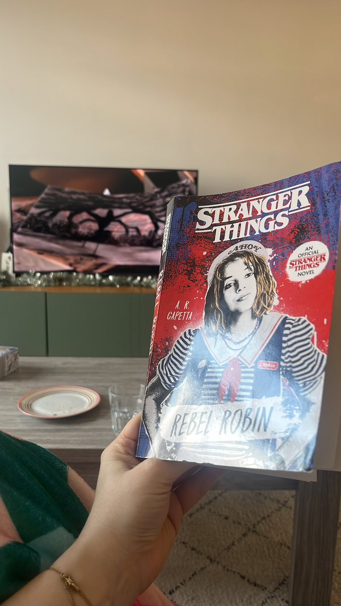 can’t get enough of stranger things so here i am