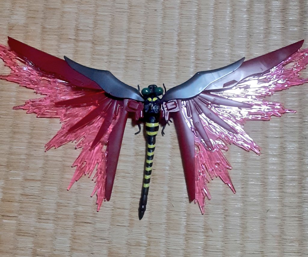 oqPpSH1ZhXLW4zA's tweet photo. スズメバチを駆逐するために進化したオニヤンマ
(虫除けオニヤンマの羽根がなくなったので代わりをと…😅) https://t.co/S9dt7R232X