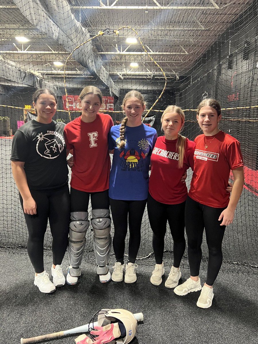 FCNatlPiconke's tweet image. Friday night hitting league at @AthPlacement is a GO. 🔥 

We were missing a few girls, but the energy was high and the reps were REAL. Locked in, competing, and putting in work every swing. This team is built different. 🧨🥎

#FCStrong #fastpitch #softball #ClassOf2029