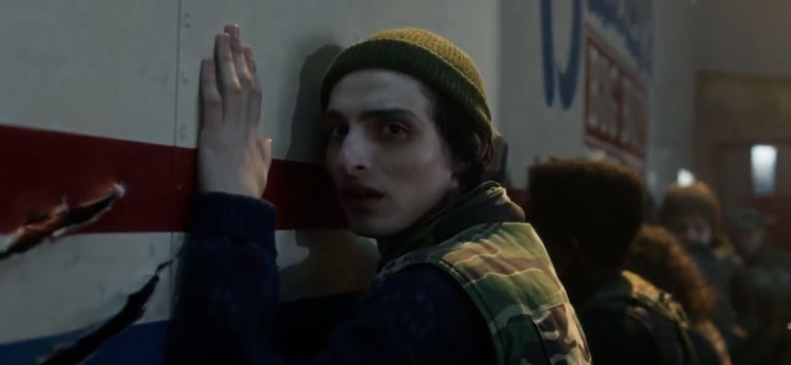 Eu vendo q o amor             eu vendo
da minha vida pode        que ela vai
ter fugido e deve           se matar na
está segura.                    minha frente