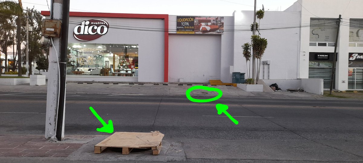 rake_dd's tweet image. @Trafico_ZMG @CFEmx ⚠️⚠️ 2 Registros sin tapa en vía pública MUY PELIGROSOS! Han tenido suerte de que no se roben el cable. Av Beethoven casi esquina Av. Patria, Lomas del Seminario, Zapopan. Afuera de muebles #Dico uno en frente del otro ⚠️⚠️ TIENE MESES Y NO ATIENDEN! URGENTE