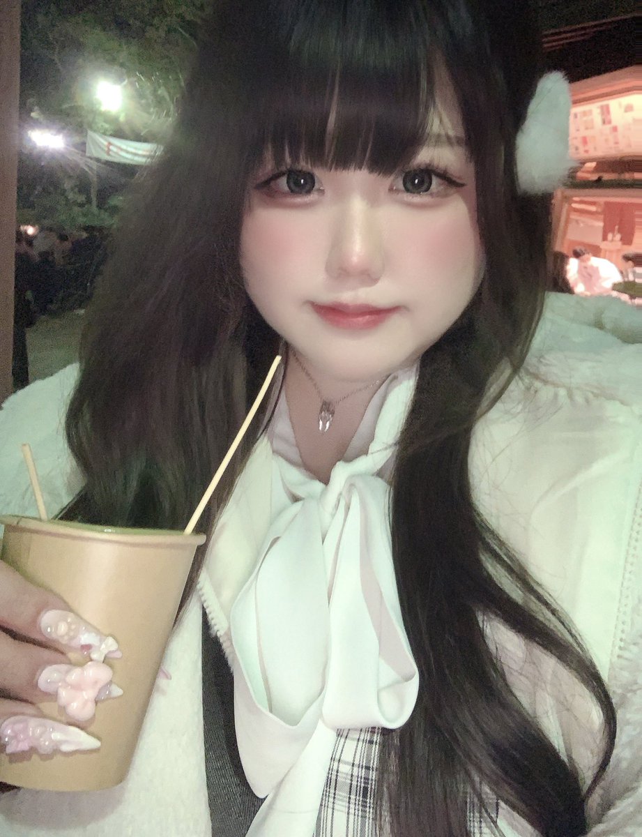 初詣行ってきた🎶

本当はお休みだけどお客さんに早く
会いたかったからお店開けたよ〜🫠🫠
年明けから会いに来てくれる人ありがとう🤍

今年もみんなよろしくね^ ̳ට ̫ ට ̳^