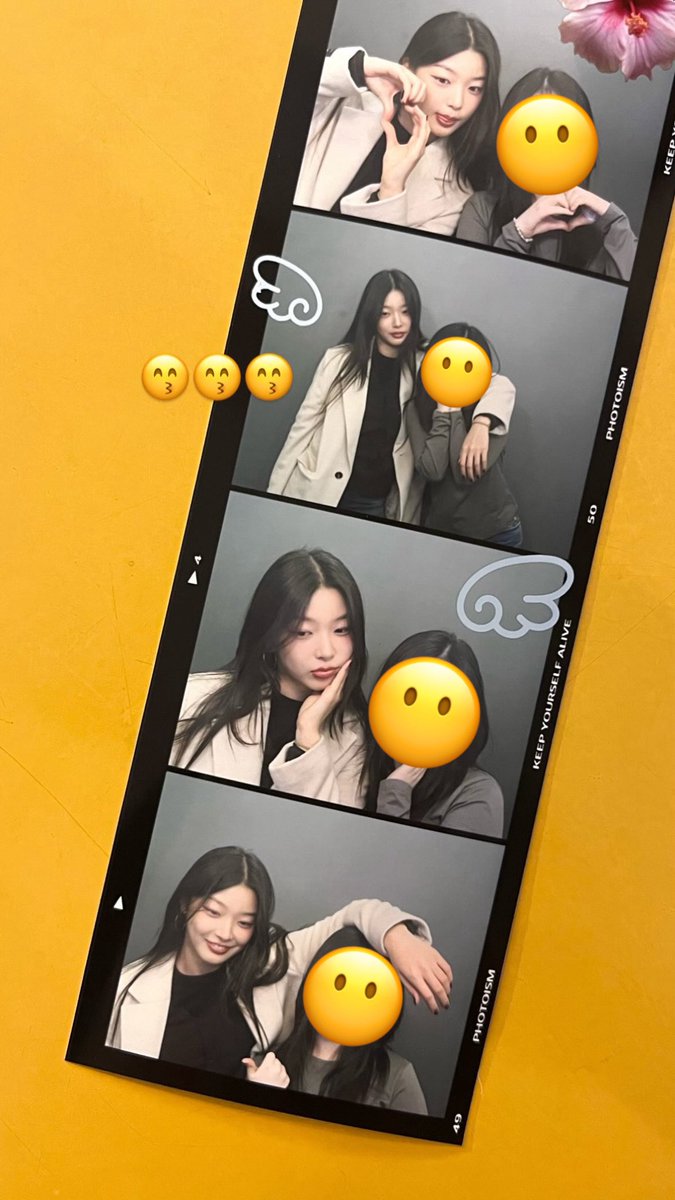 foryoonchae's tweet photo. yoonchae successfully met with her friends 🫂 https://t.co/WFltY0lnda