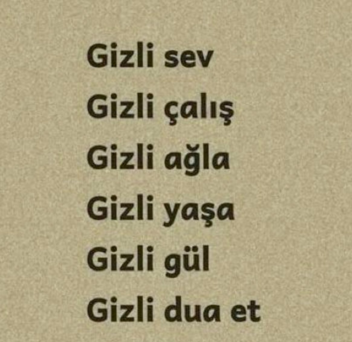 Raskolnikovsair's tweet photo. Gizli ol, insanlar güzel şeyleri mahveder. https://t.co/3SyEx2aQ6e