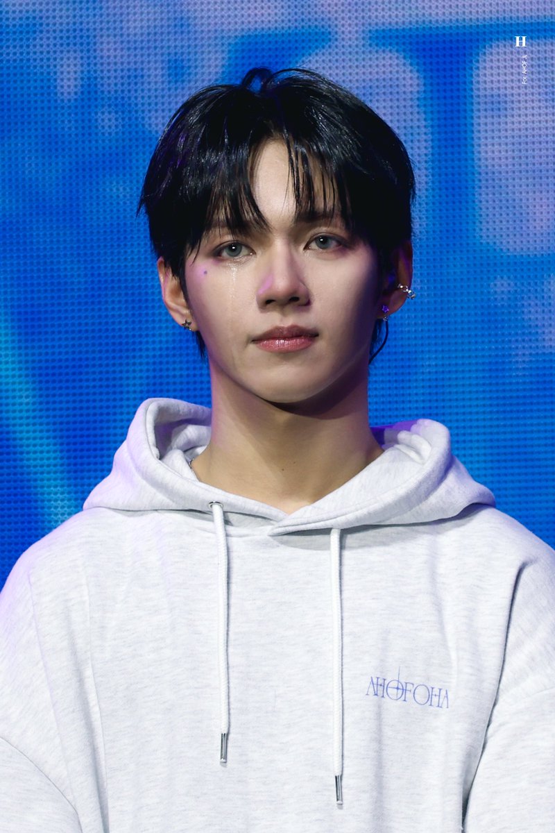 _Hxxyxxx's tweet image. 260103 AHOFOHA

강아지 운다🥹🥹

#AHOF #아홉 #JL #제이엘