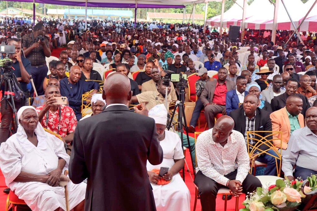 DrBKhalwale's tweet image. Today we buried the Hon Daniel Khamasi at Shiamiloli village in Shinyalu Constituency..