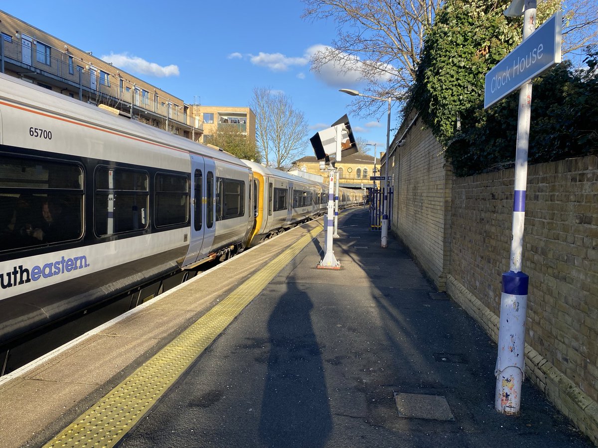 loypass_SCCar's tweet image. 🚉 First stations of 2026 commence with traction best sampled sooner than later: an ex-1st class Networker! #class465 

✅ Clock House
@Se_Railway 

🚃 Quick interchange with a few mins of tramming…
🚃✅ Beckenham Road
🚃✅ Birkbeck
@TfL 

Guess where I’m going from next…
