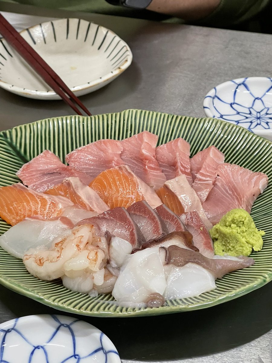 イベント終わりに梅田屋で
海老名くんにエビ🦐を
食べてもらいました。
あーエビエビ😆