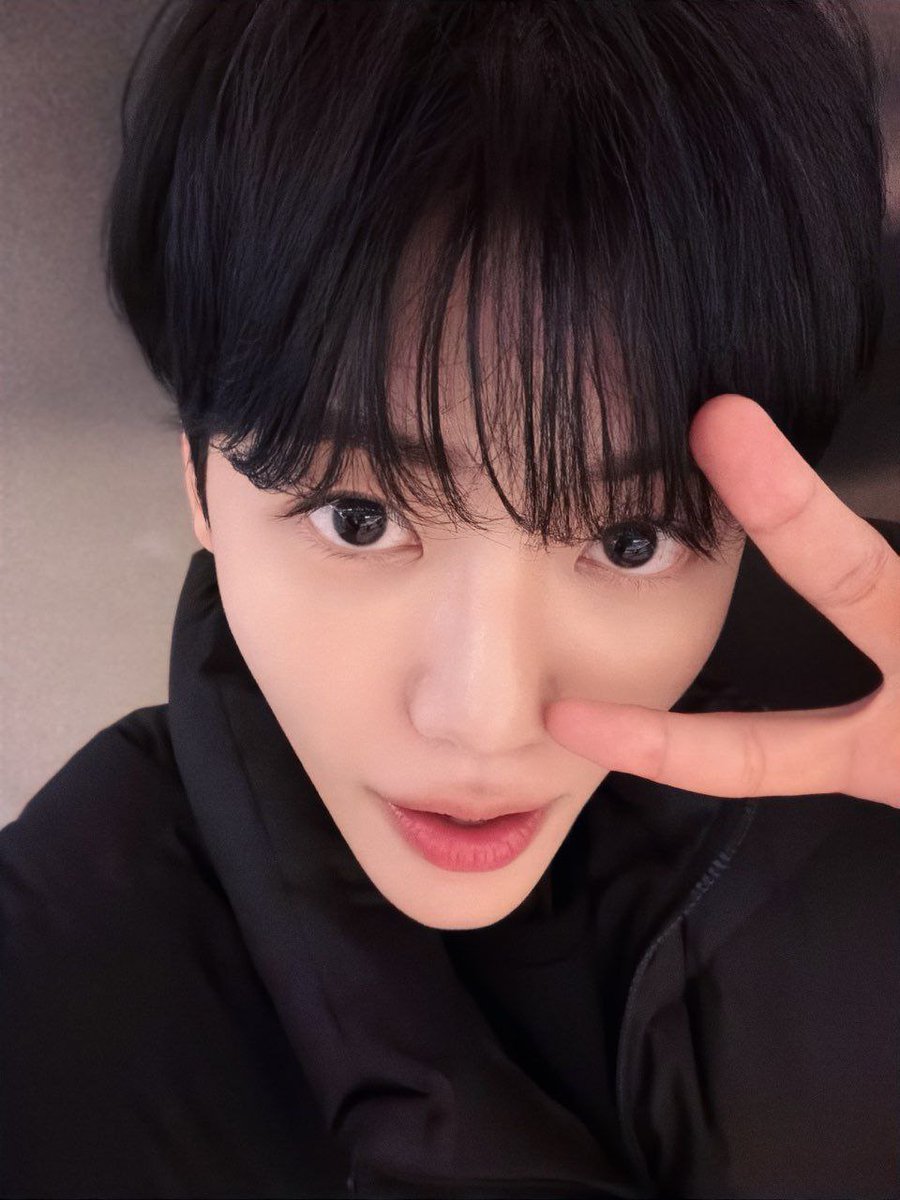 Prettiesluxt's tweet photo. new face https://t.co/TJDDEPiomn