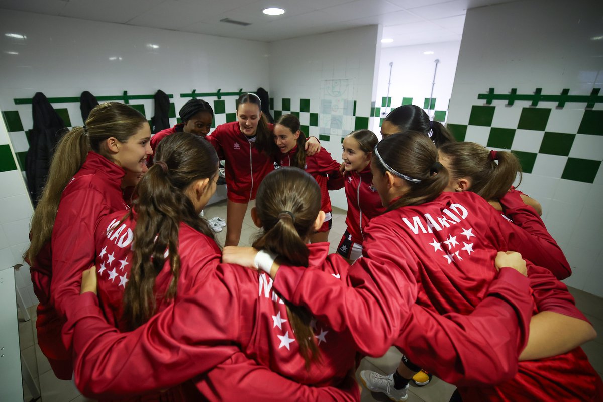 ¡Nuestro infantil femenino salta a la pista a las 15:30 h. en este #KDTINF2026 frente a <a href="/fbclm/">FBCLM</a> en El Olivar!
📊 Estadísticas: baloncestoenvivo.feb.es/partido/2506519
📺 En directo en Canal FEB y YouTube:
canalfeb.tv/live-lfendesa?…