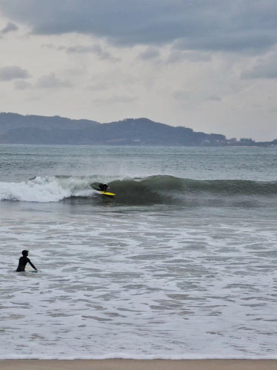 Como nos gusta el invierno en casa #Galicia Honey Surfboards Digger 5'10'' &amp; Claudio + info de esta tabla en surfmarket.org/es/tienda/surf… <a href="/Honeysurfboards/">HoneySurf</a> <a href="/SurfGz/">SurfGz.com</a> #surfmarket #surfshop