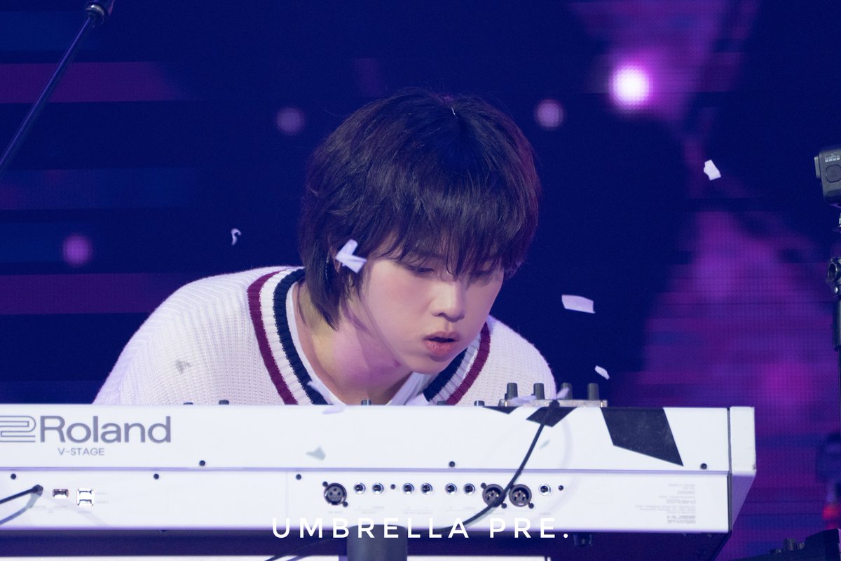 Umbrella tweet media