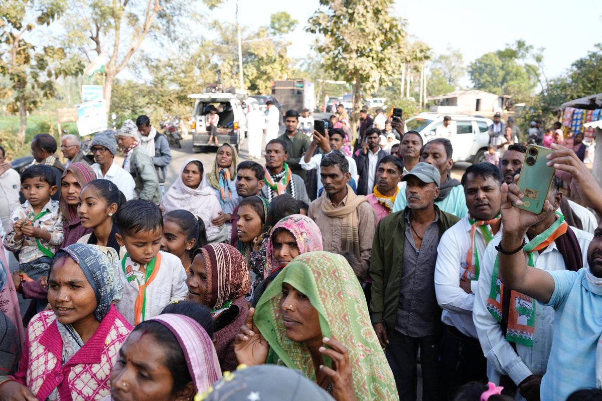 दिन 13 | जन आक्रोश यात्रा 🇮🇳
लुणावाडा से संतरामपुर

जन आक्रोश यात्रा के दौरान महिसागर ज़िले के कडाणा तालुका स्थित आंकलिया में कांग्रेस के नेताओं, कार्यकर्ताओं और ग्रामीणों द्वारा उत्साहपूर्वक स्वागत।

बेरोज़गारी, किसानों की बर्बादी, रासायनिक युक्त पानी, बेलगाम शराब-ड्रग्स,