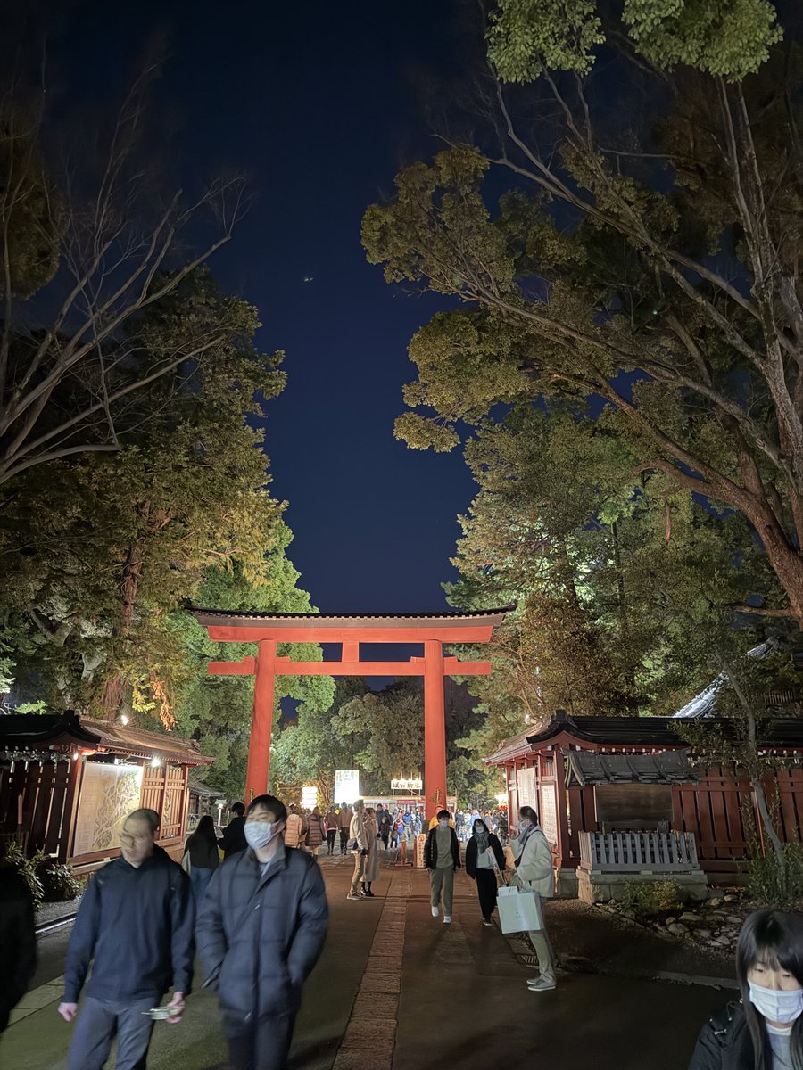 氷川神社参拝させて頂き
屋台でじゃがバターイカ焼き生ビール堪能して鰻屋さん、牛タン屋さん、カフェを大宮で楽しみ

最後は日高屋な
日高屋の野菜たっぷりタンメン好きなのよ
これの美味さがわかる人はほんとに好き
ちなみに黒胡椒は結構多めに入れたいなんならスープの色変わるくらい

今年初日高屋いただきましたあああ
