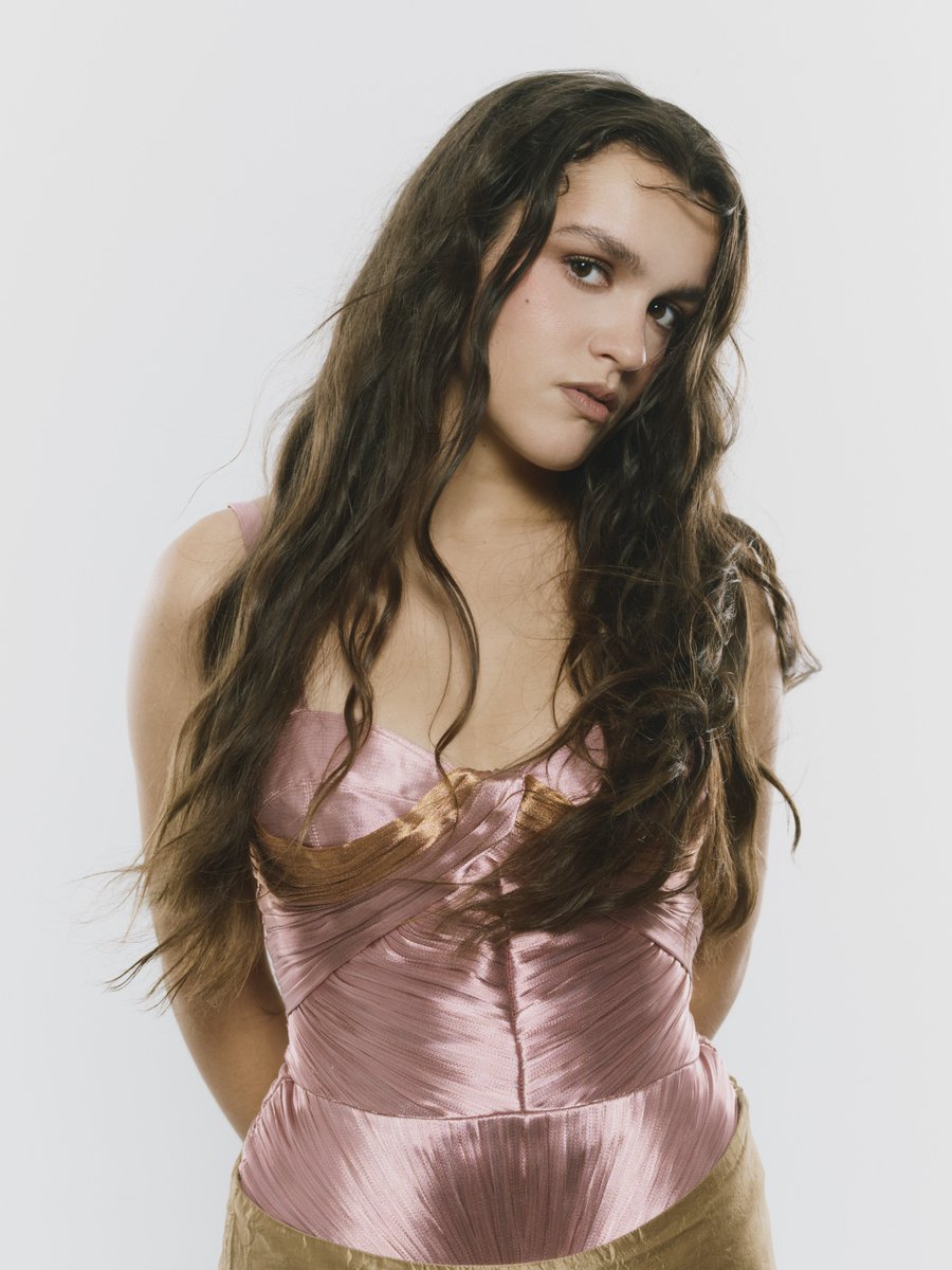 🎂 Hoy todos tenemos un pensamiento con <a href="/amaiaromero/">amaia</a> , ¡Felicitarle su 27 cumpleaños! 🥂