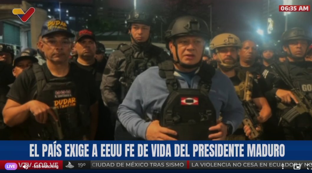 EEUU BOMBARDEA VENEZUELA
Donald Trump se caga en el derecho internacional y secuestra a Maduro y su esposa Cilia. Vicepresidenta Delcy Rodríguez y ministro del Interior Diosdado Cabello condenan ataque. ¡EL CHAVISMO SIGUE EN EL PODER CON EL RESPALDO DE SU PUEBLO! #PuebloALaCalle