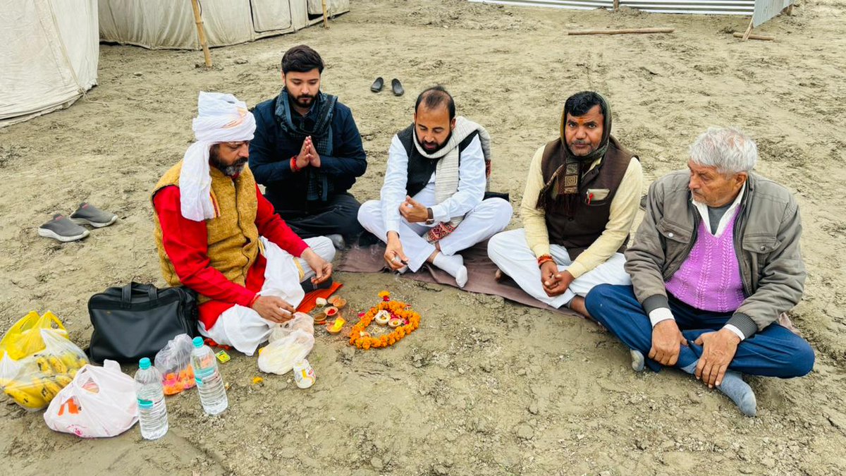 Psv1234567's tweet photo. राष्ट्रीय परशुराम परिषद द्वारा आयोजित भूमि पूजन एवं यज्ञ का कार्यक्रम आज विधिवत रूप से संपन्न हुआ।  इस पावन अवसर पर सपरिवार पधारकर सभी श्रद्धालुओं एवं समाजबंधुओं ने हमें अनुग्रहित किया।

सभी सहयोगकर्ताओं एवं सहभागियों का हार्दिक आभार।
जय परशुराम 🙏

#SunilBharala https://t.co/fjnkCuC6Rn