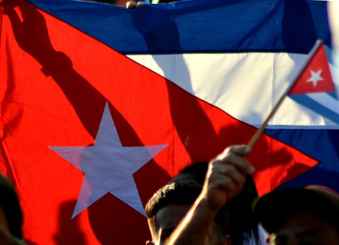 En media hora nos daremos cita otra vez, ahora por nuestros hermanos venezolanos.

Abajo el imperialismo yanqui. América Latina zona de paz.